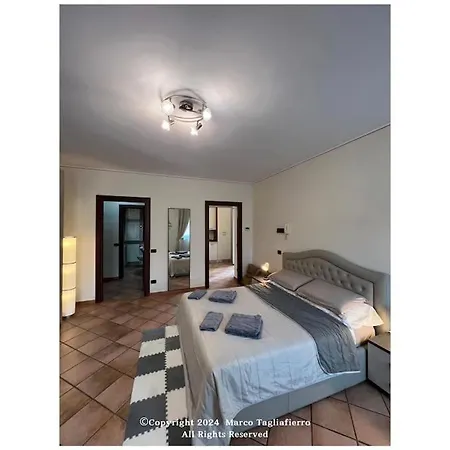 Dolcevita アパート アルバ